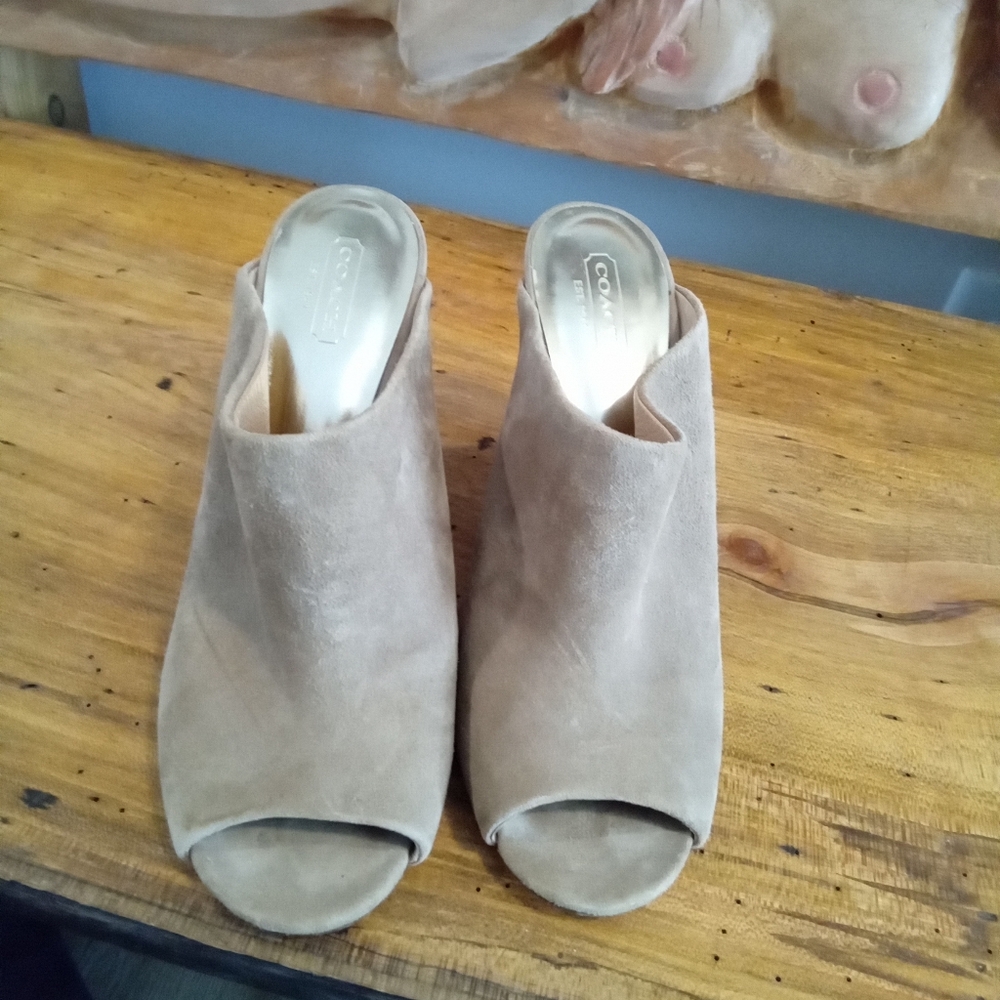 Coach Hollie Size 7.5 B Tan Suede 3.5" Wedge Heel platform Peep Toe - Picture 2 of 16